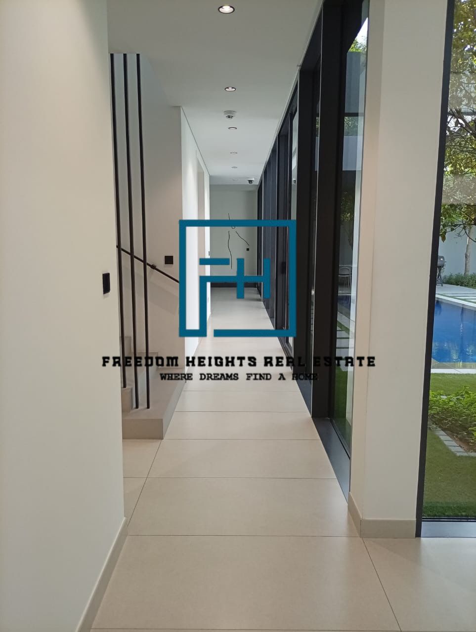 3 bedrooms middle townhouse in offplan available for initial sale.
