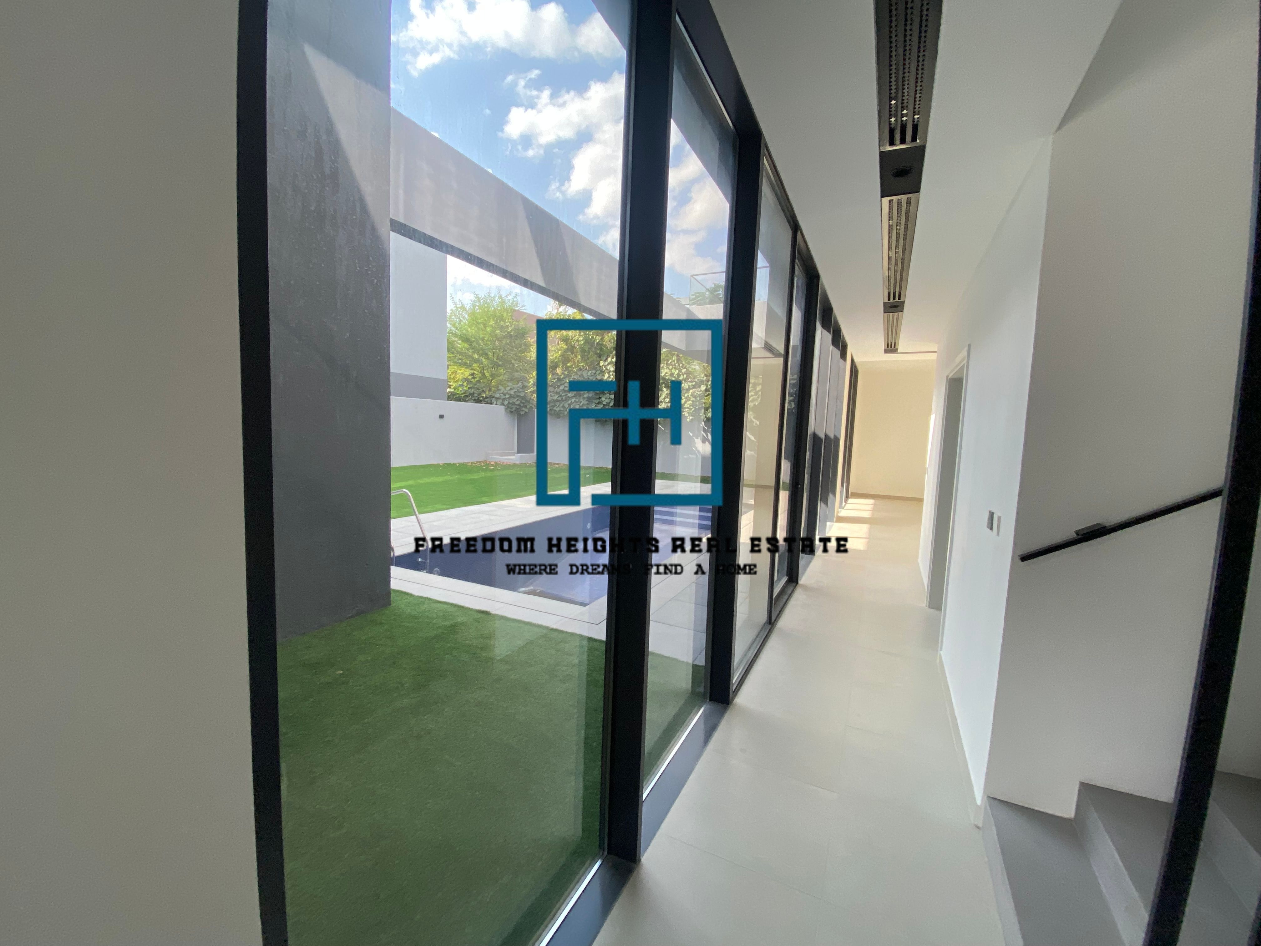 5 bedrooms forest villa available for rent.