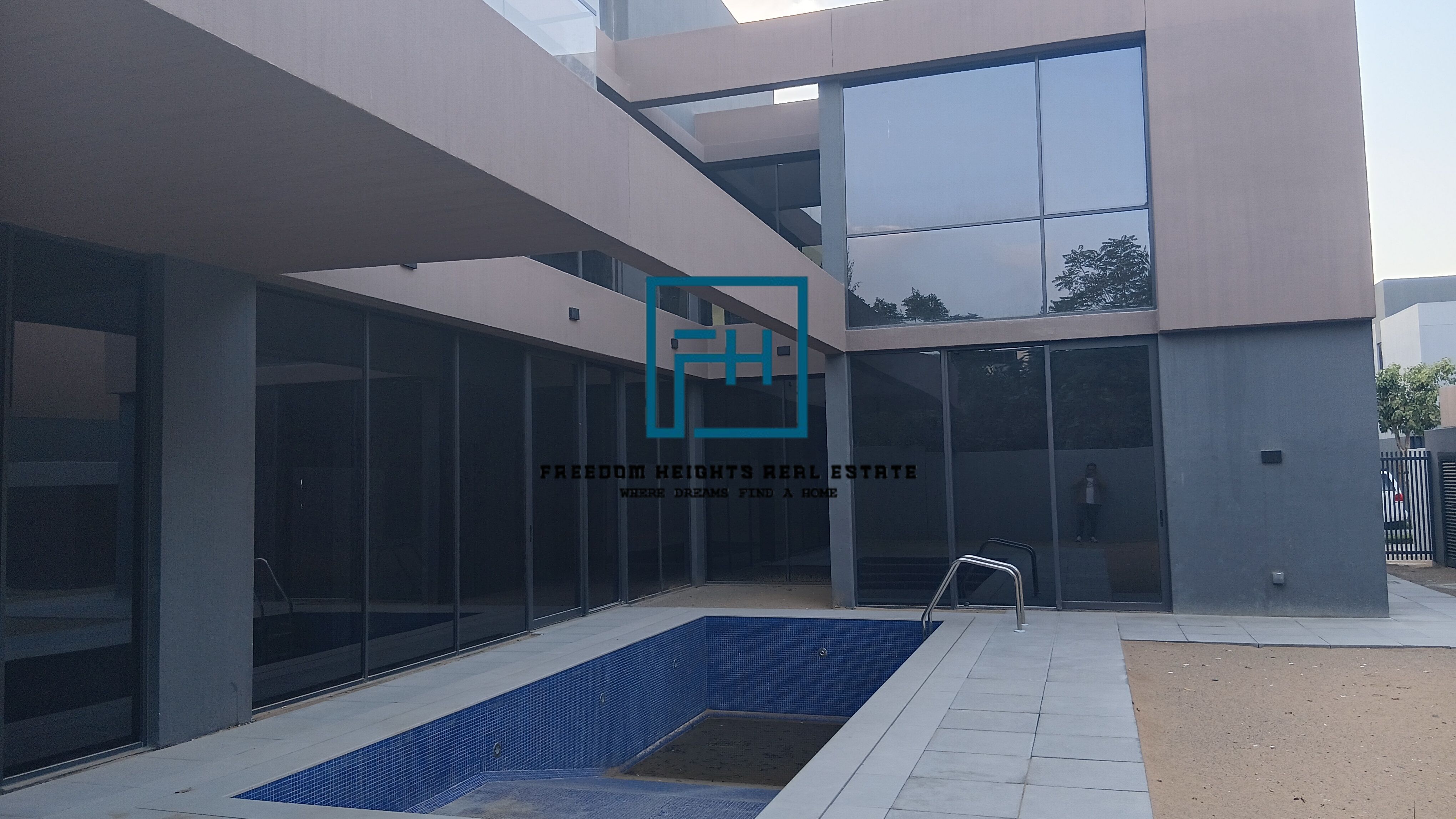 Luxury 5BHK Villa available for rent in kaya Massar Tilal city sharjah