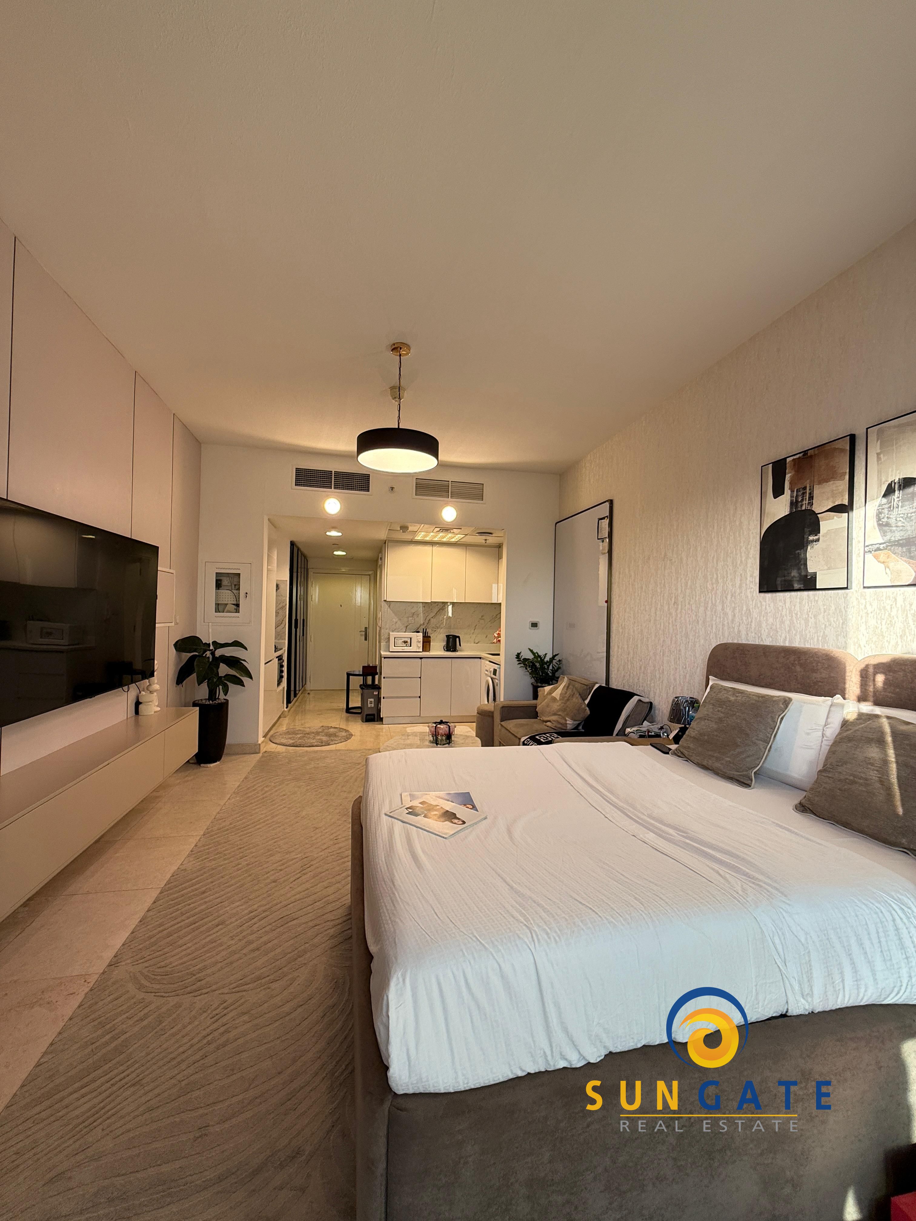 Upgraded unit | Fully Furnished | Exclusive