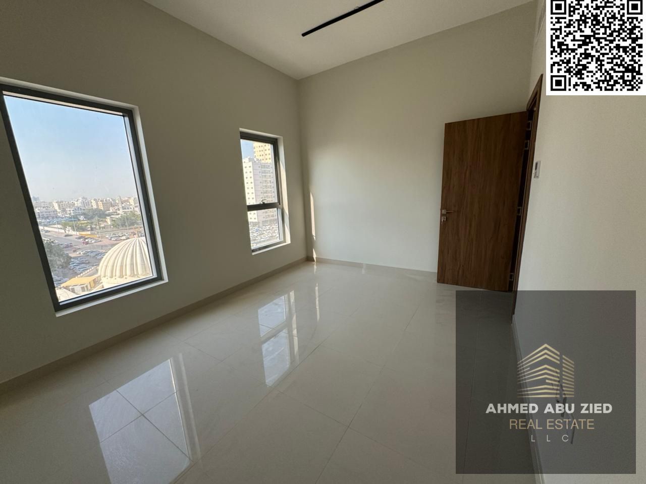 --- Brand new apartment for annual rent in Al Nuaimiya 1, next to Al Hikma School. Three bedrooms, living room, three bathrooms, spacious kitchen, bal