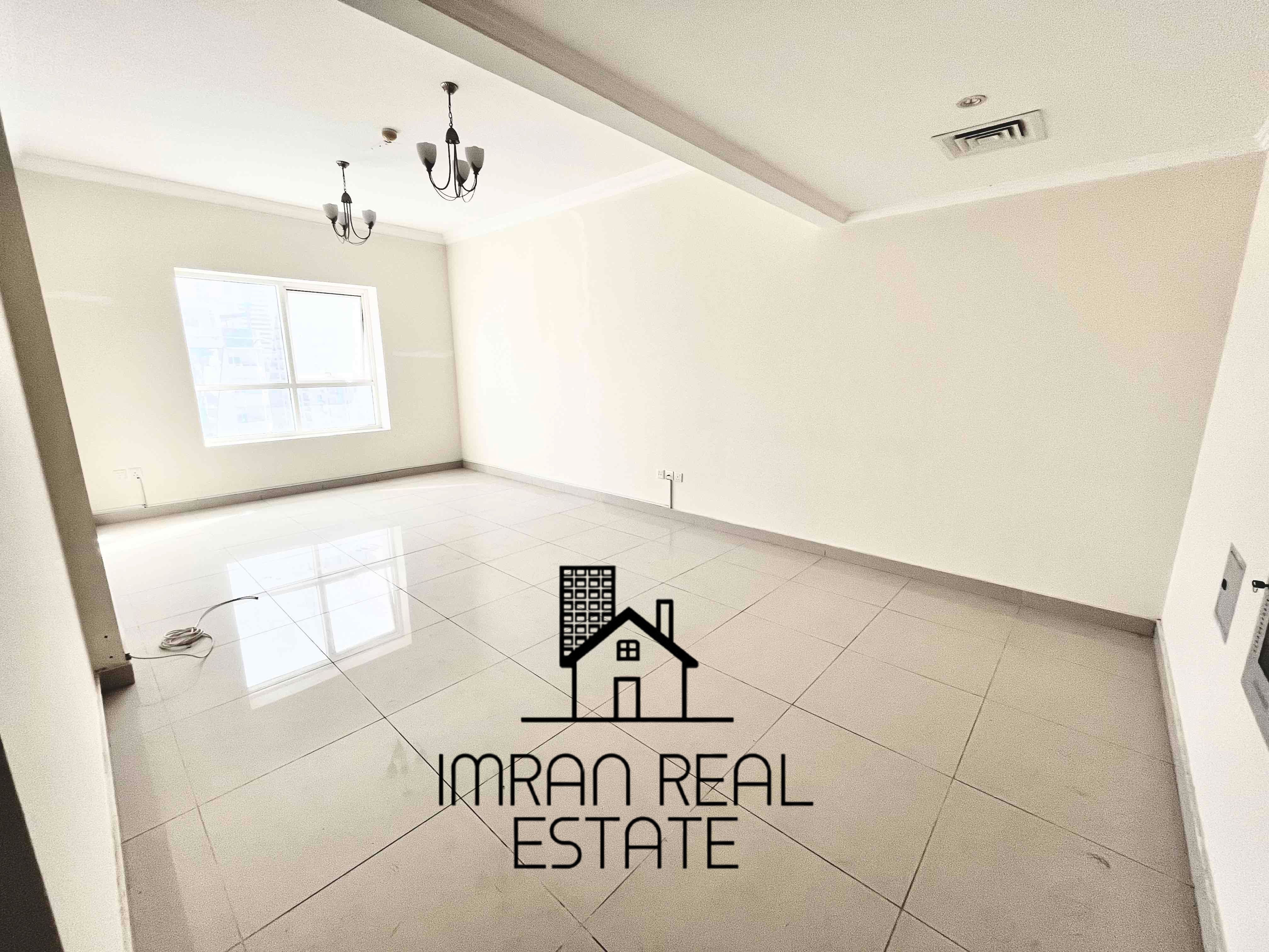 Well-Maintained 2BHK With Free Parking | Big Hall + Store Room | Family Building