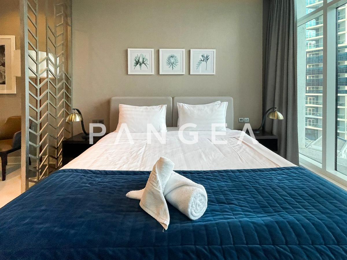 Vacant | Canal View | High Floor