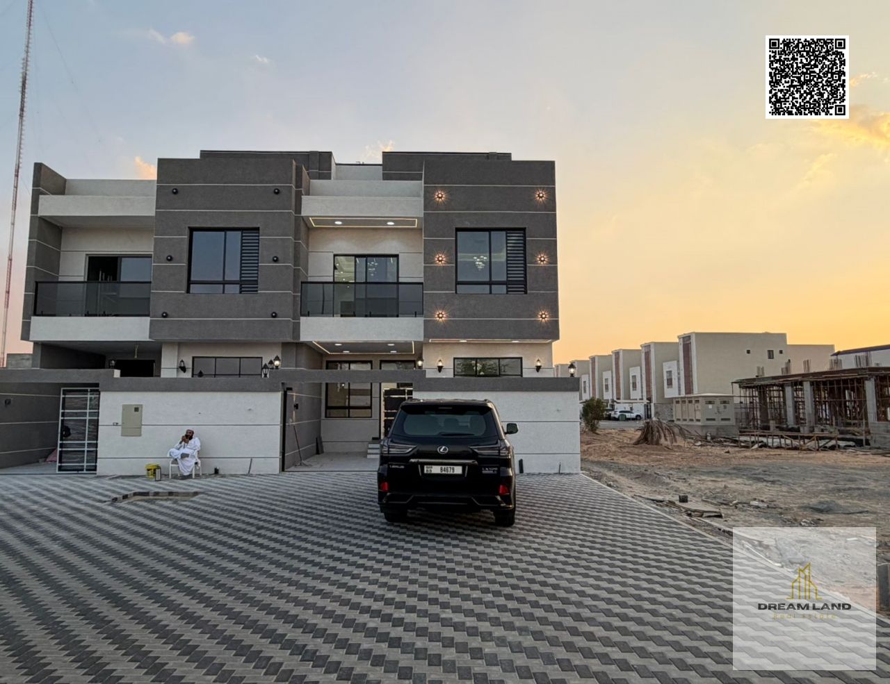 An opportunity to own a townhouse villa with distinctive and modern designs in the Hiliou 1 area in Ajman, featuring premium finishes and a large setb