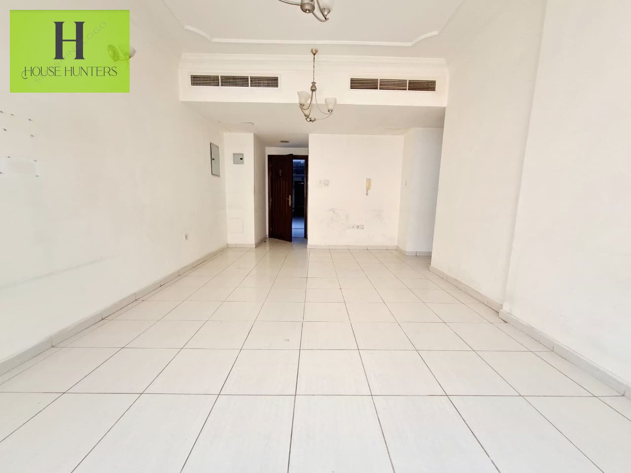 READY TO MOVE 3 YEARS FIX RENT LAVISH 1 BHK WITH BALCONY WITH BUILT IN WARDROBES WITH GYM & POOL FREE VERY PRIME LOCATION