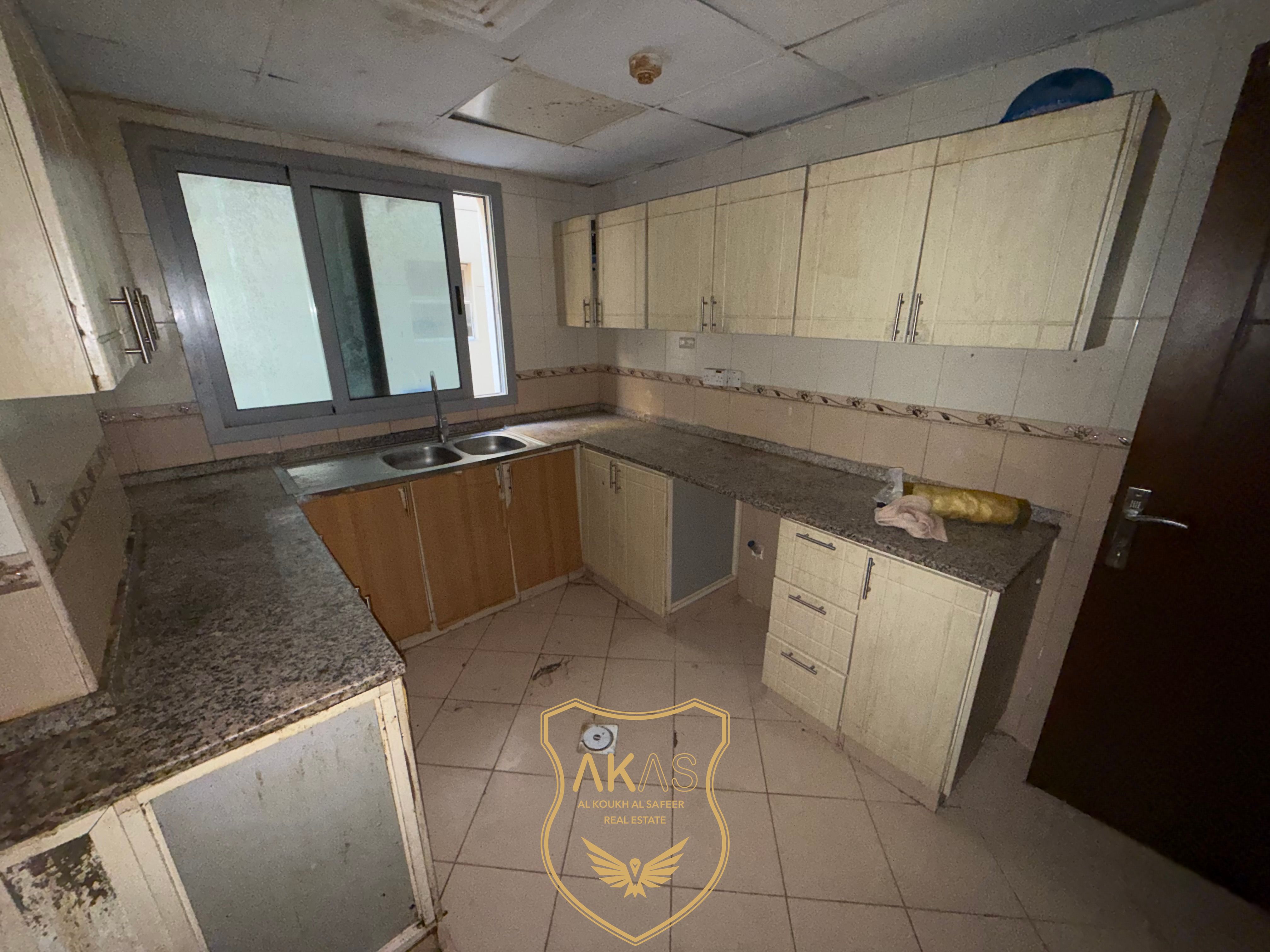 Huge 3BHK Family Apartment with Excellent Layout