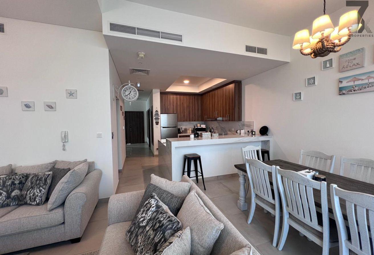 Fully Furnished Luxury Townhouse