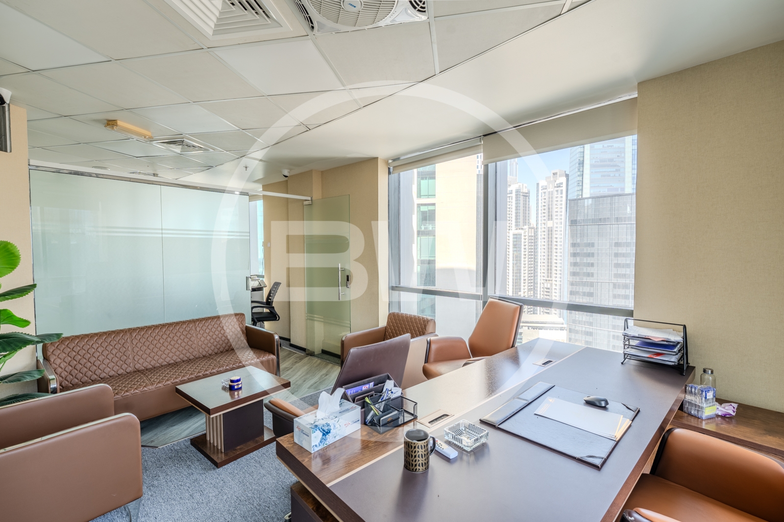 VACANT | FURNISHED | HIGH FLOOR | CLOSE TO METRO
