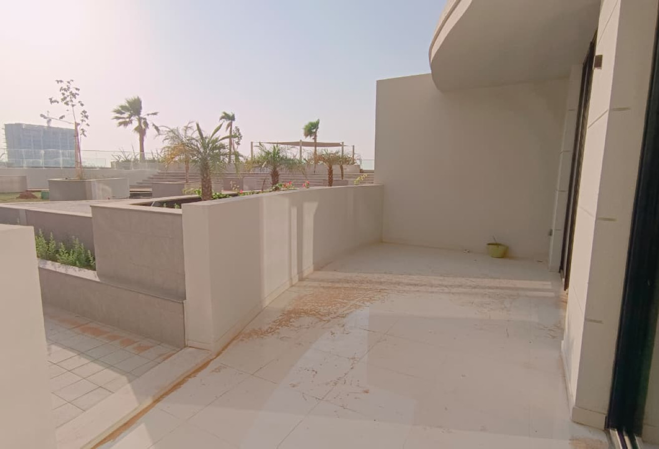 Spacious 1bd near all amenities and beach