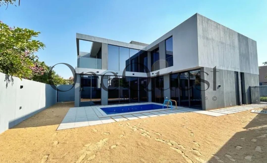 4BR+Pool | Floating Staircase | Huge Plot |