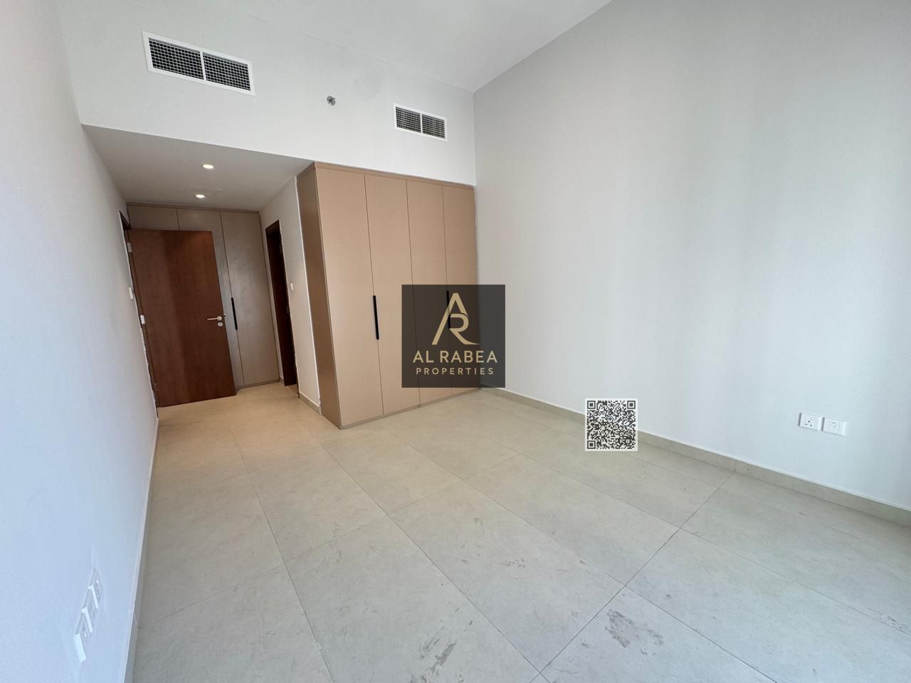 Luxurious finishes - Prime strategic location - Second occupant - Easy access to Dubai