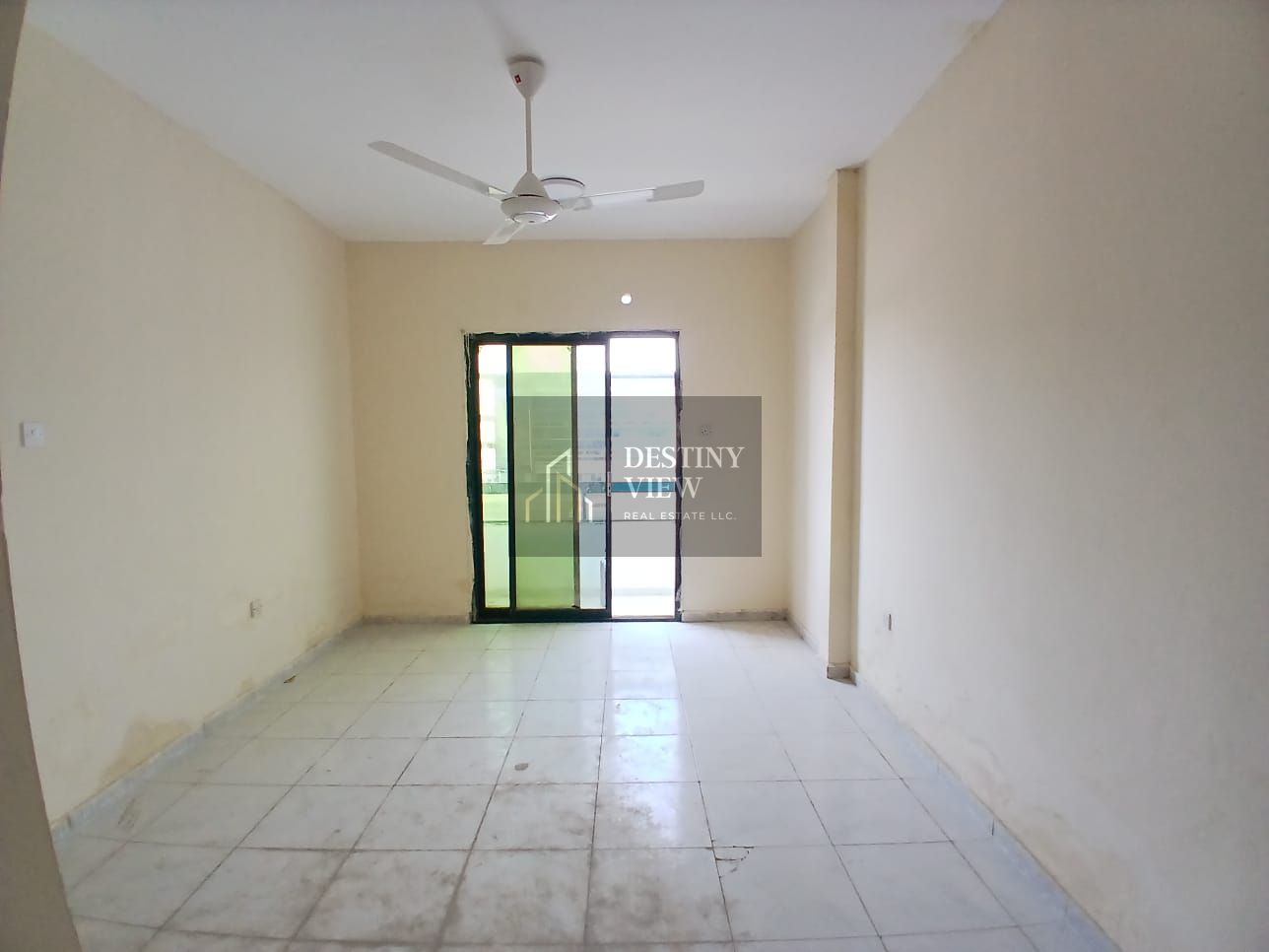 Big spacious lavish 1bhk with balvony just rent 30k