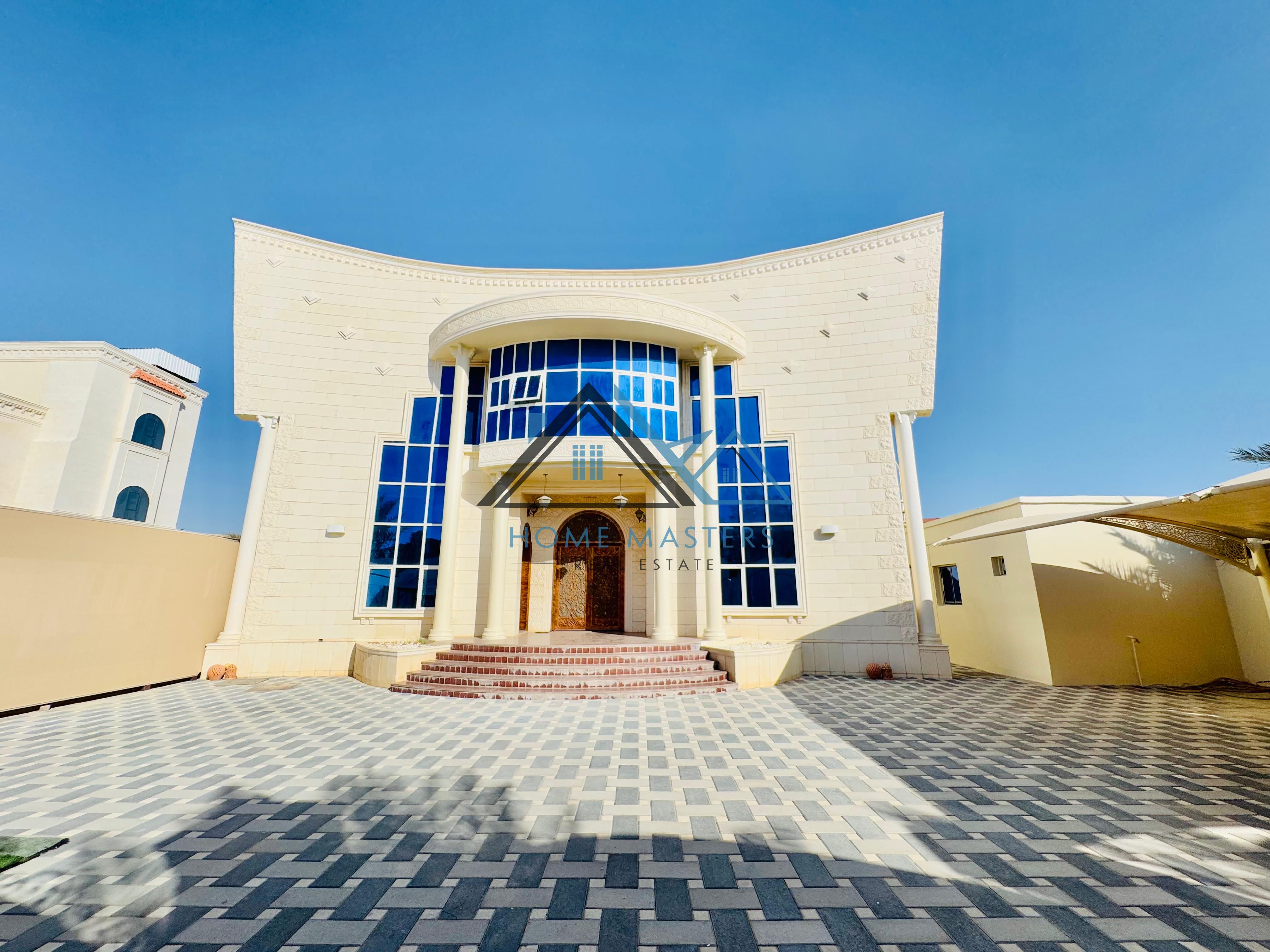 5 Br Duplex Villa | Private Entrance & Yard | Shaded Parking