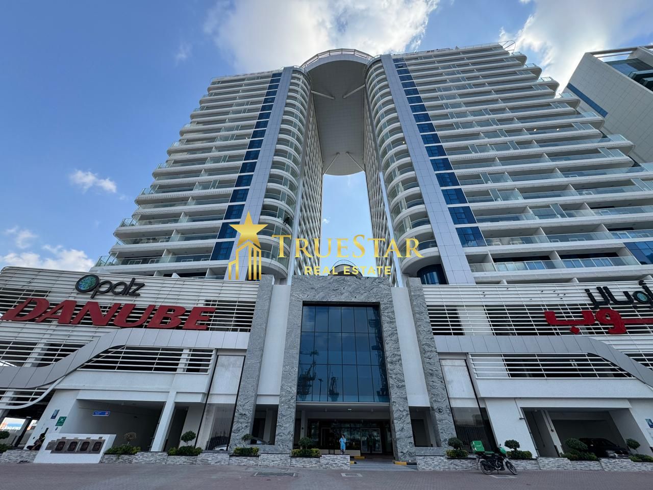 MODERN FULLY FURNISHED STUDIO HUGE BALCONY SHARED GYM POOL