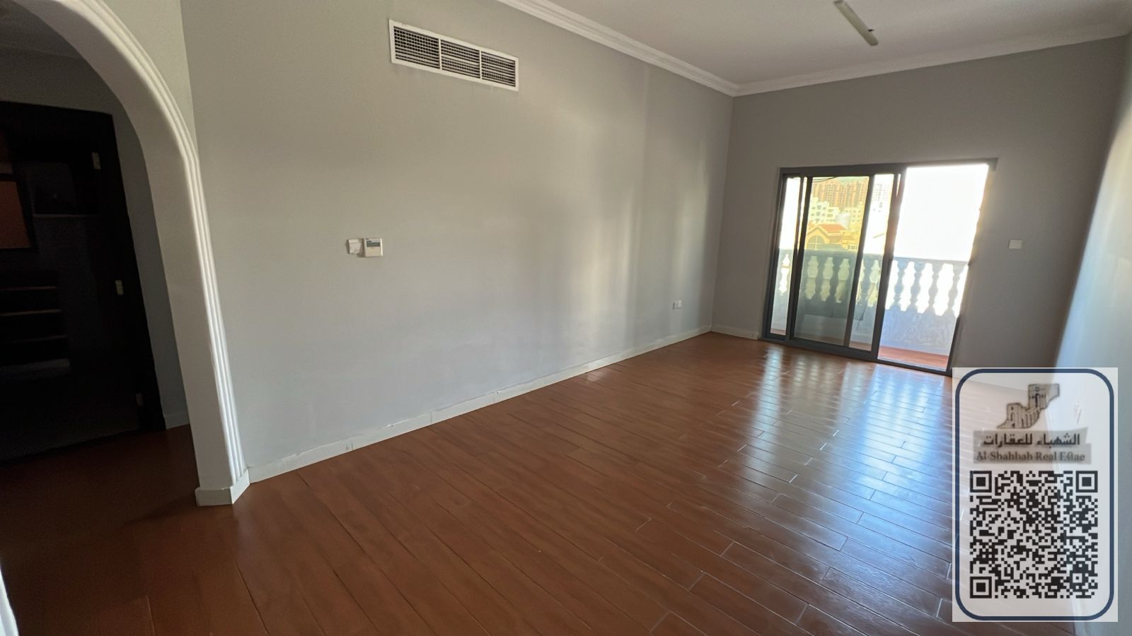 One bedroom and living room in Al Nuaimiya 1 with a balcony offering an open view, 2 bathrooms