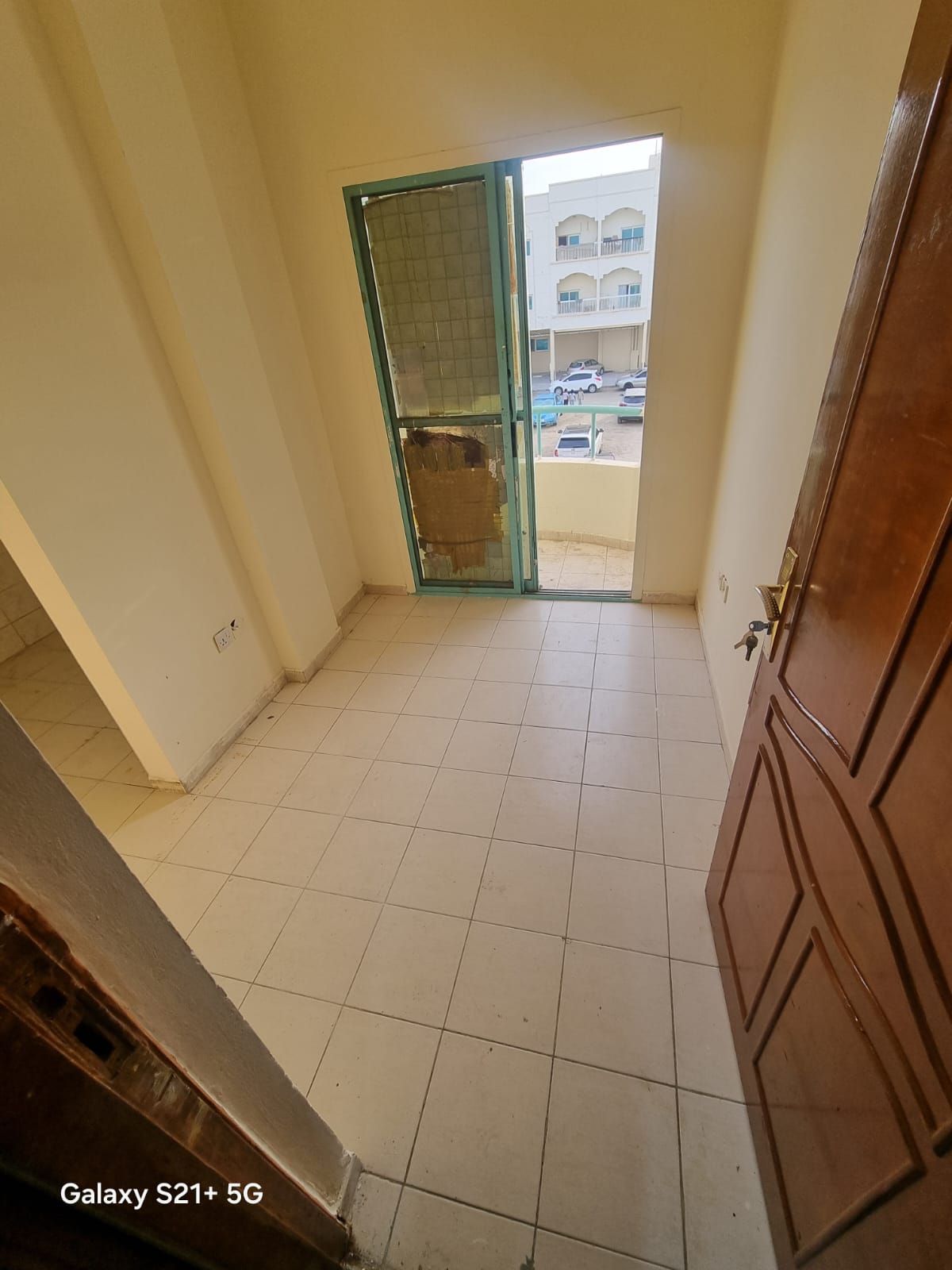 For rent spacious studio in Al Nasseriya, suitable for bachelors or families, prime location near services, multiple units available now.