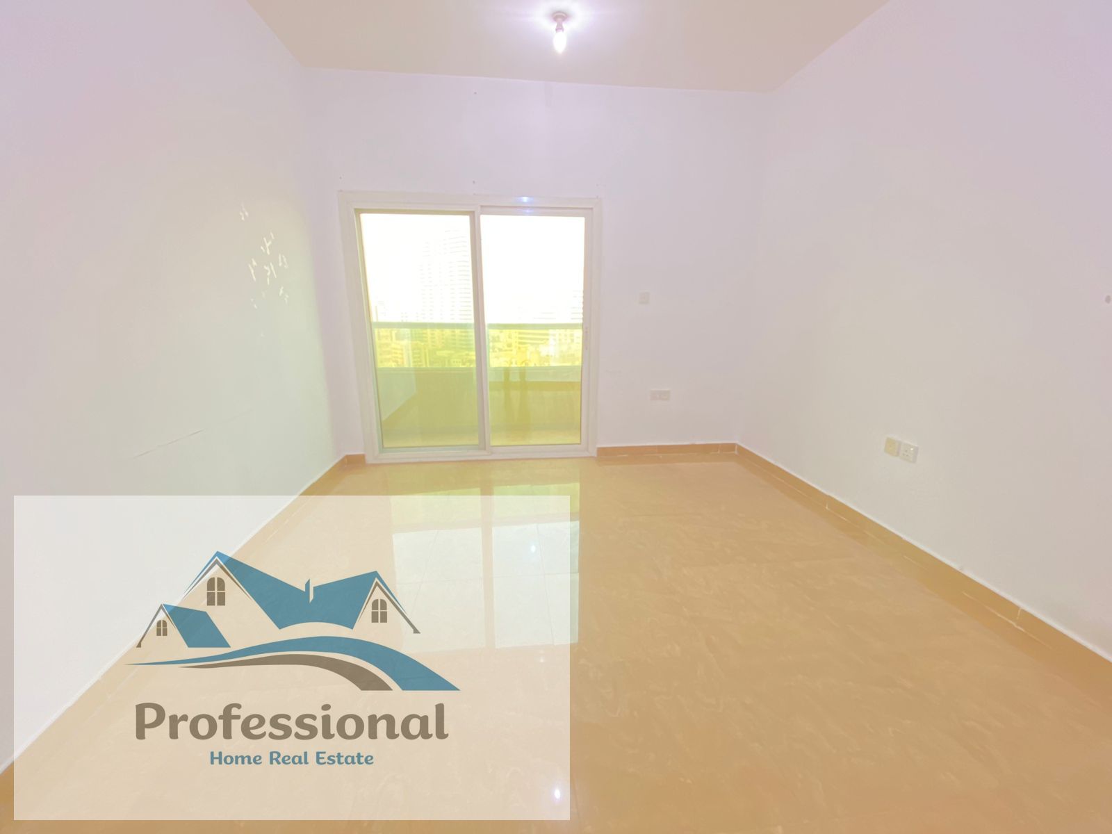 NO DEPOSIT//DINNING SPACE//BIG CLOSE HALL//HUGE 1BHK ONLY 33K WITH BALCONY+CLOSE TO KING FAISAL ROAD
