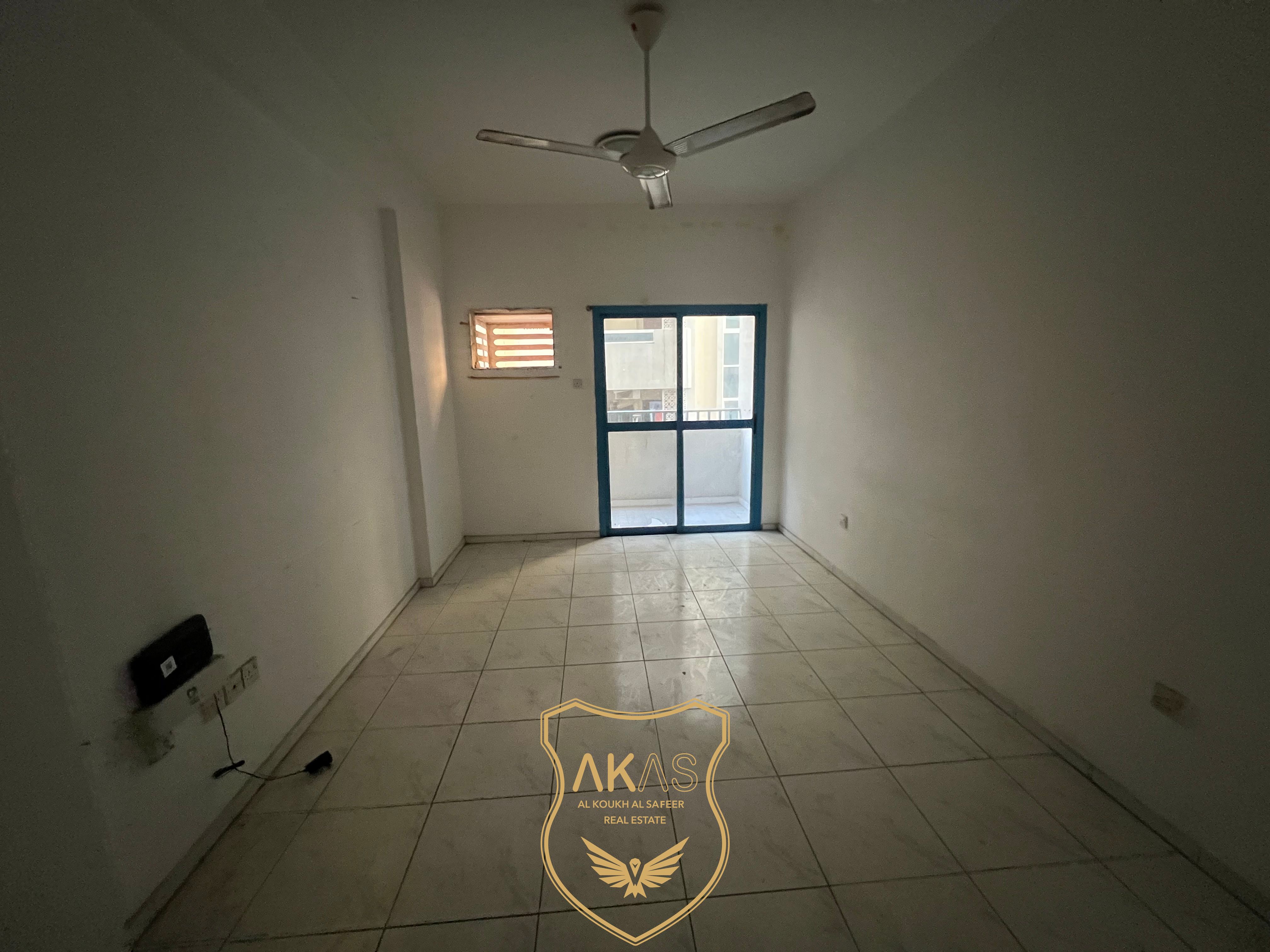 Spacious 2 BHK available for family with balcony
