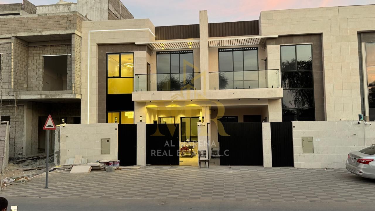 A villa with a price including registration and ownership fees on the main street, ready to move in, in the most prestigious areas of Ajman. Freehold
