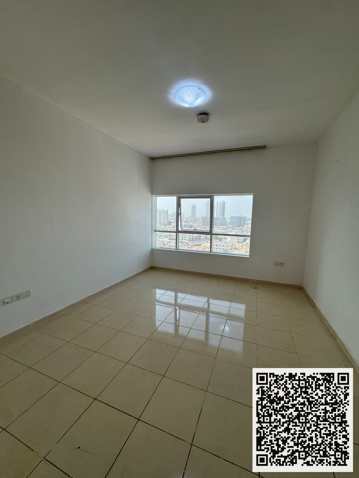 For sale: a distinctive apartment in Orient Towers Area: 1,641 sq. ft. Total price: 711,000 AED Amount paid: 300,000 AED Down payment required: 270,0