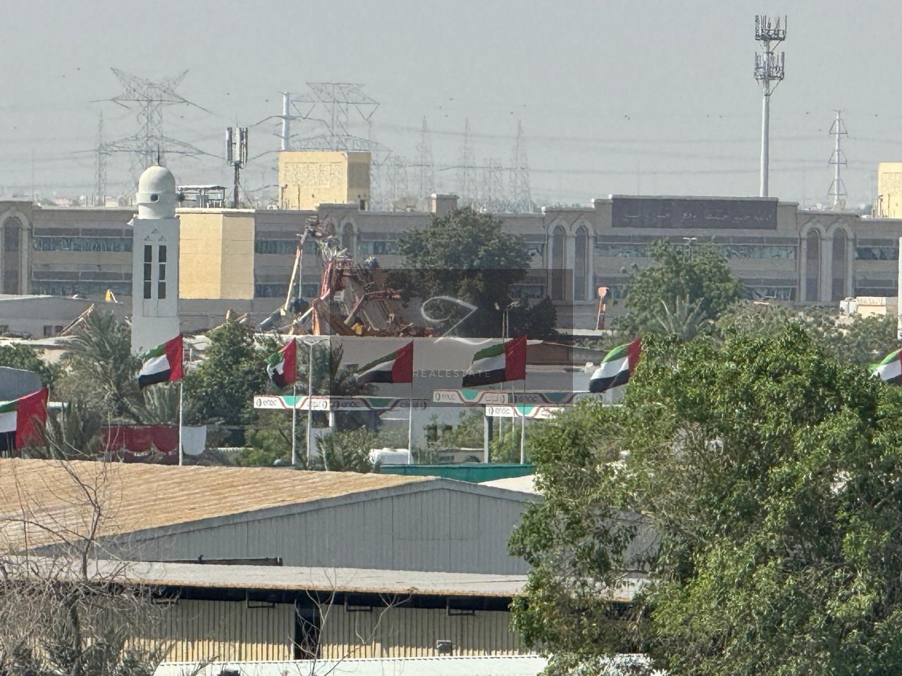 For sale industrial land in Sharjah / industrial area ( 3 ) Excellent location in the middle of the scrap market and 200 meters from the main street
