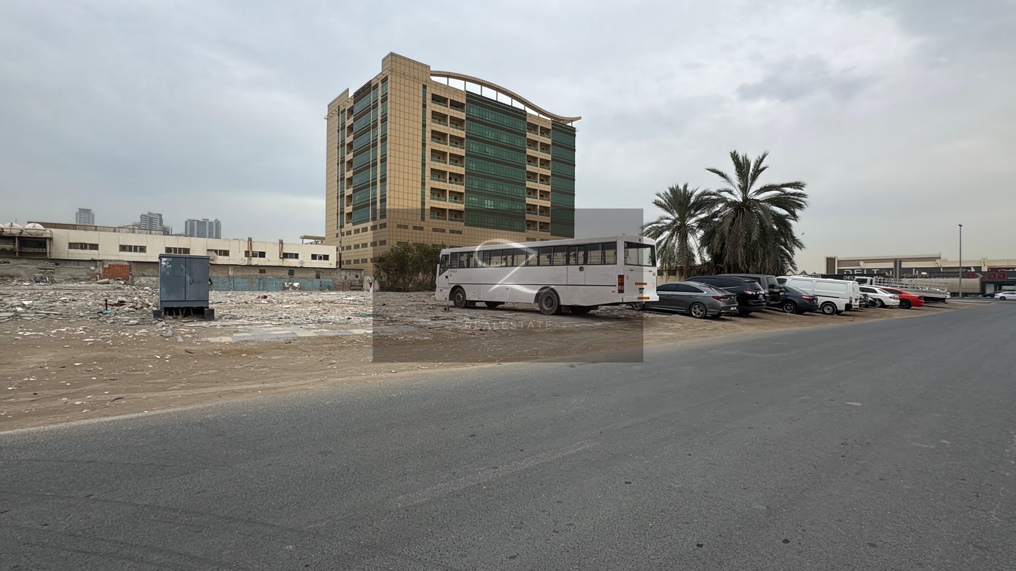For sale residential commercial land in Sharjah / Al Nahda area A distinctive and vital location on main Street near Al-Wehda Street