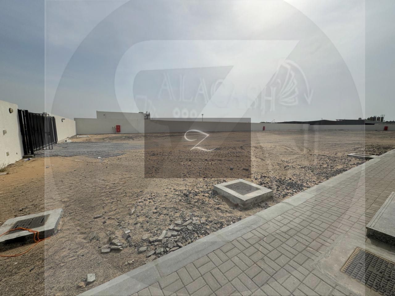 For annual rent \ lands in Sharjah / Al Sajaa_Industrial the second row of the main street