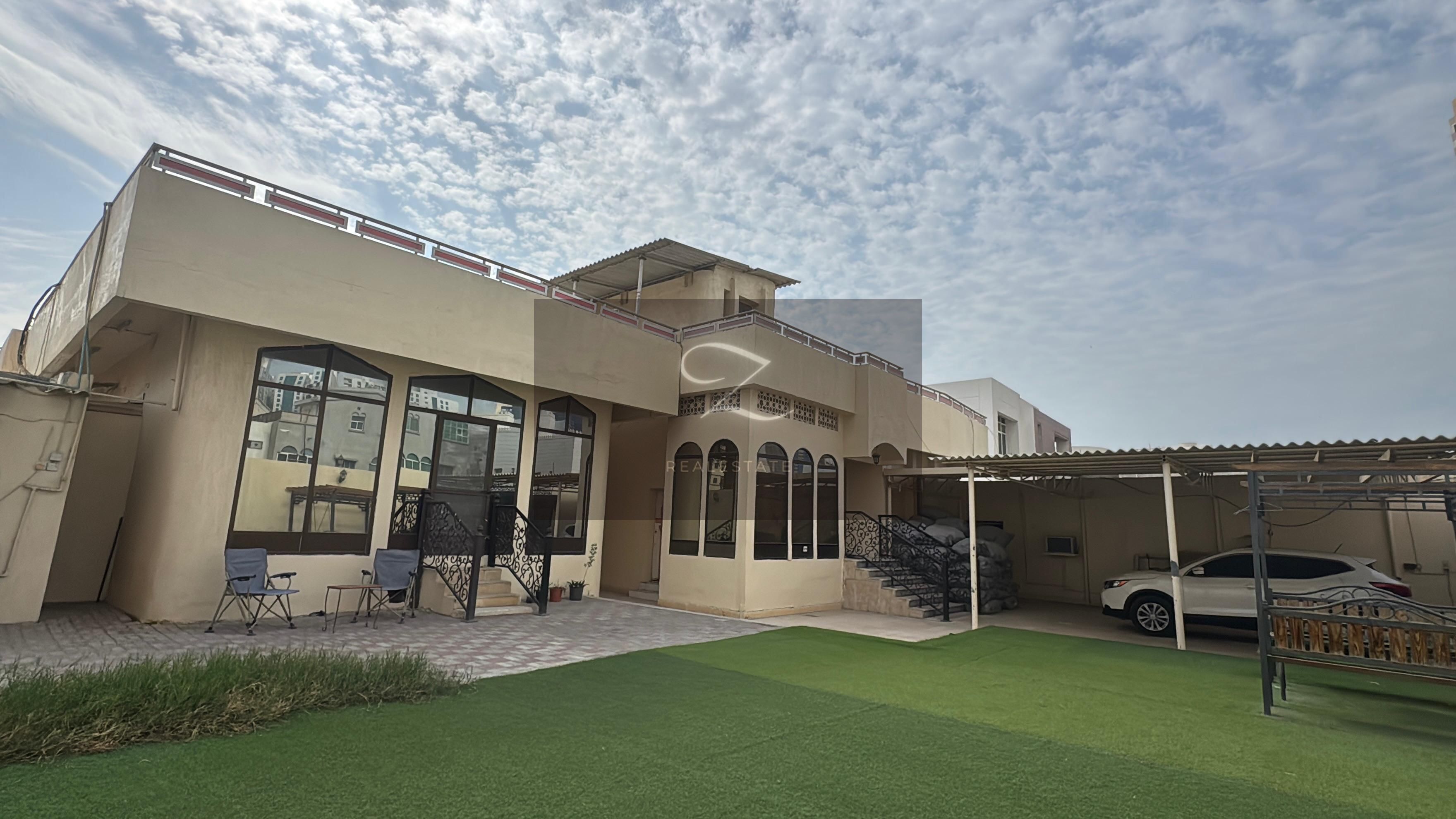 For sale, an Arabic house on the corner of a main street In Sharjah / Al Sabkha