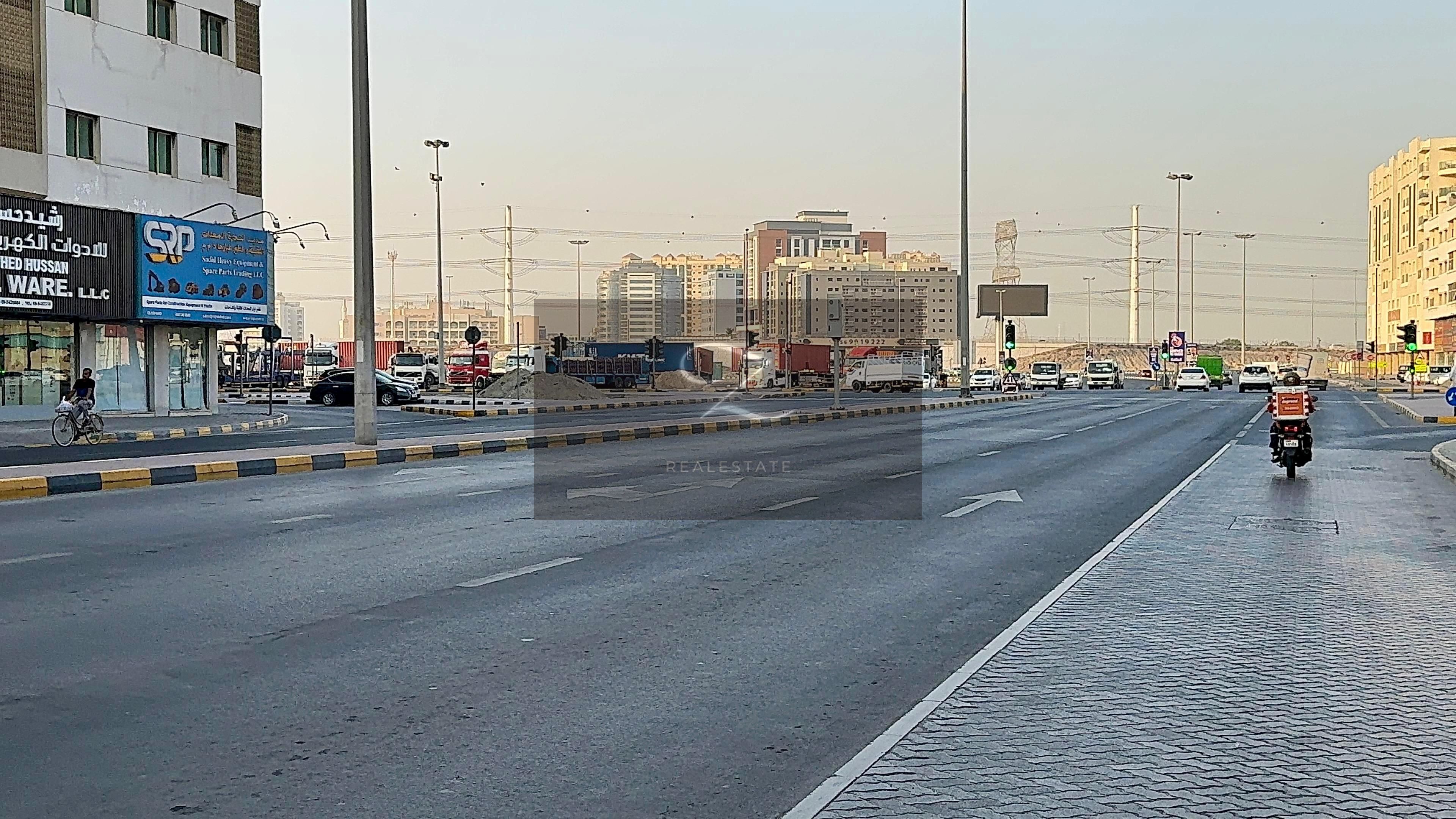 For sale: Building + Warehouses in Sharjah Industrial Area (2)