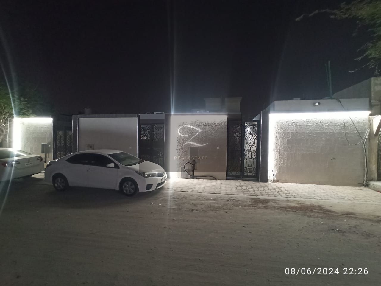 For sale house in Sharjah / Sabkha Excellent location very close to the main street
