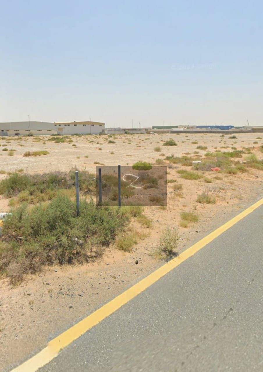 For sale: A plot of land in the Al Sajaa Industrial Area (Al Hanou Al Jalil).