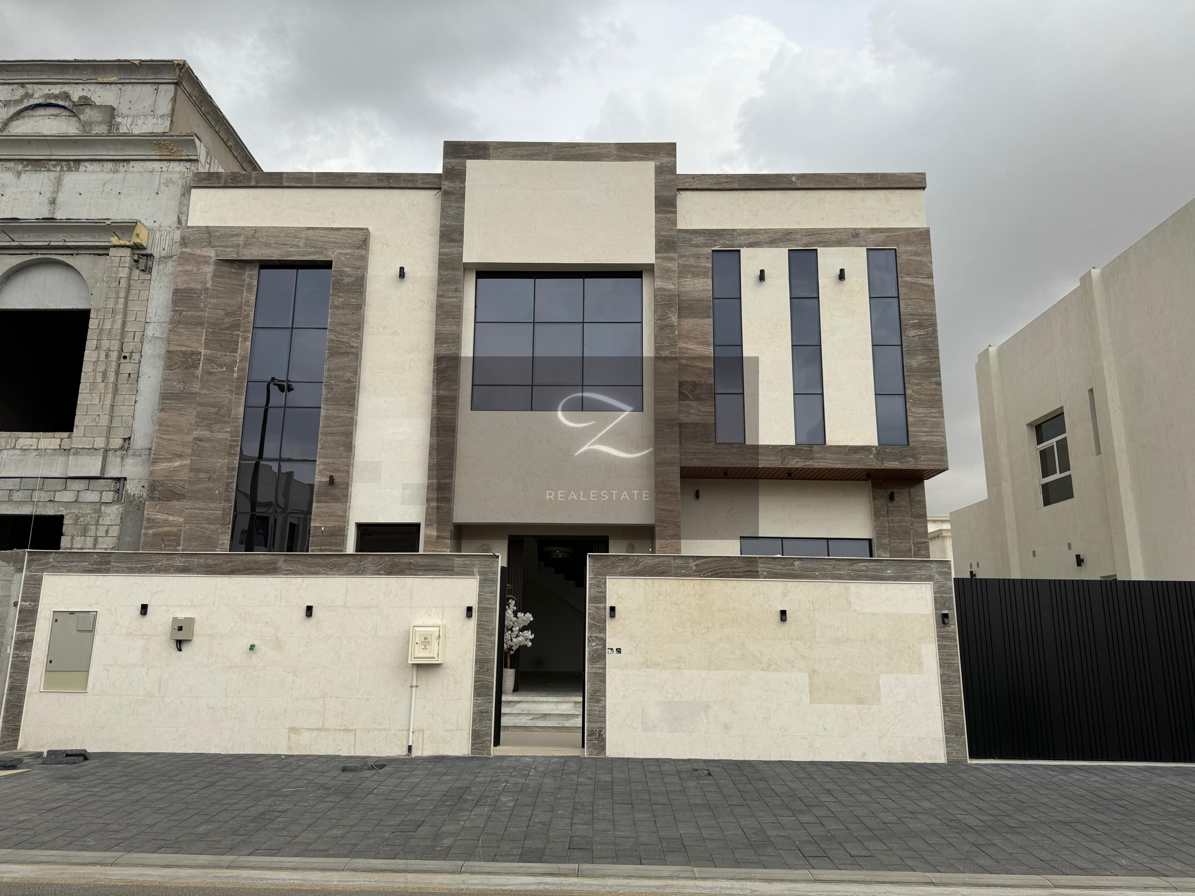 Villa for sale in a prime location near Al Hoshi Bridge, Al Badi'a District, Sharjah.