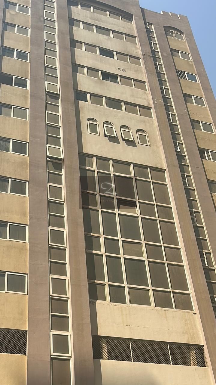 Building for sale in Sharjah / Al Qasimia with annual income: AED 2,246,000