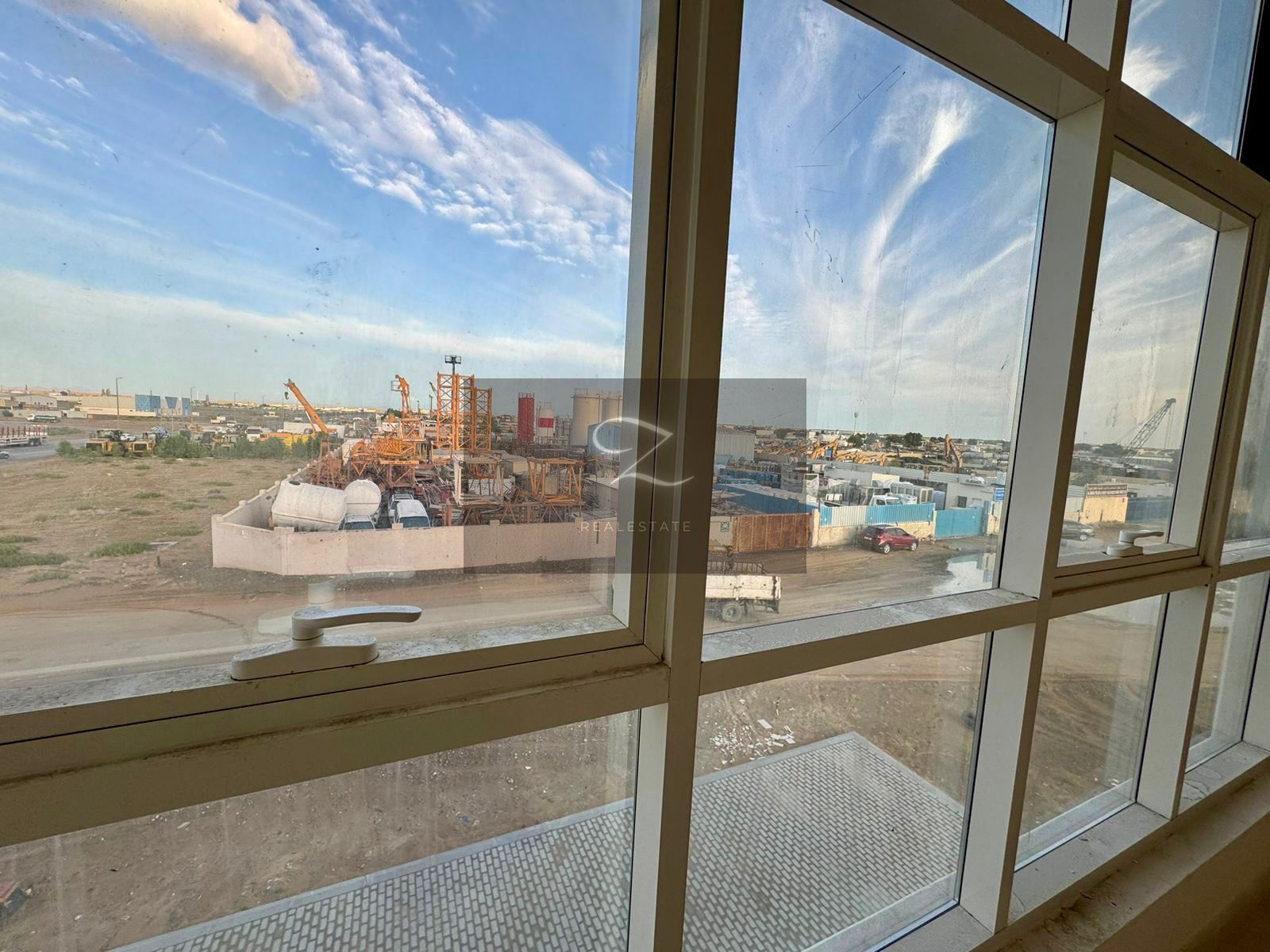 For rent in Sharjah, Al Sajaa area an Office