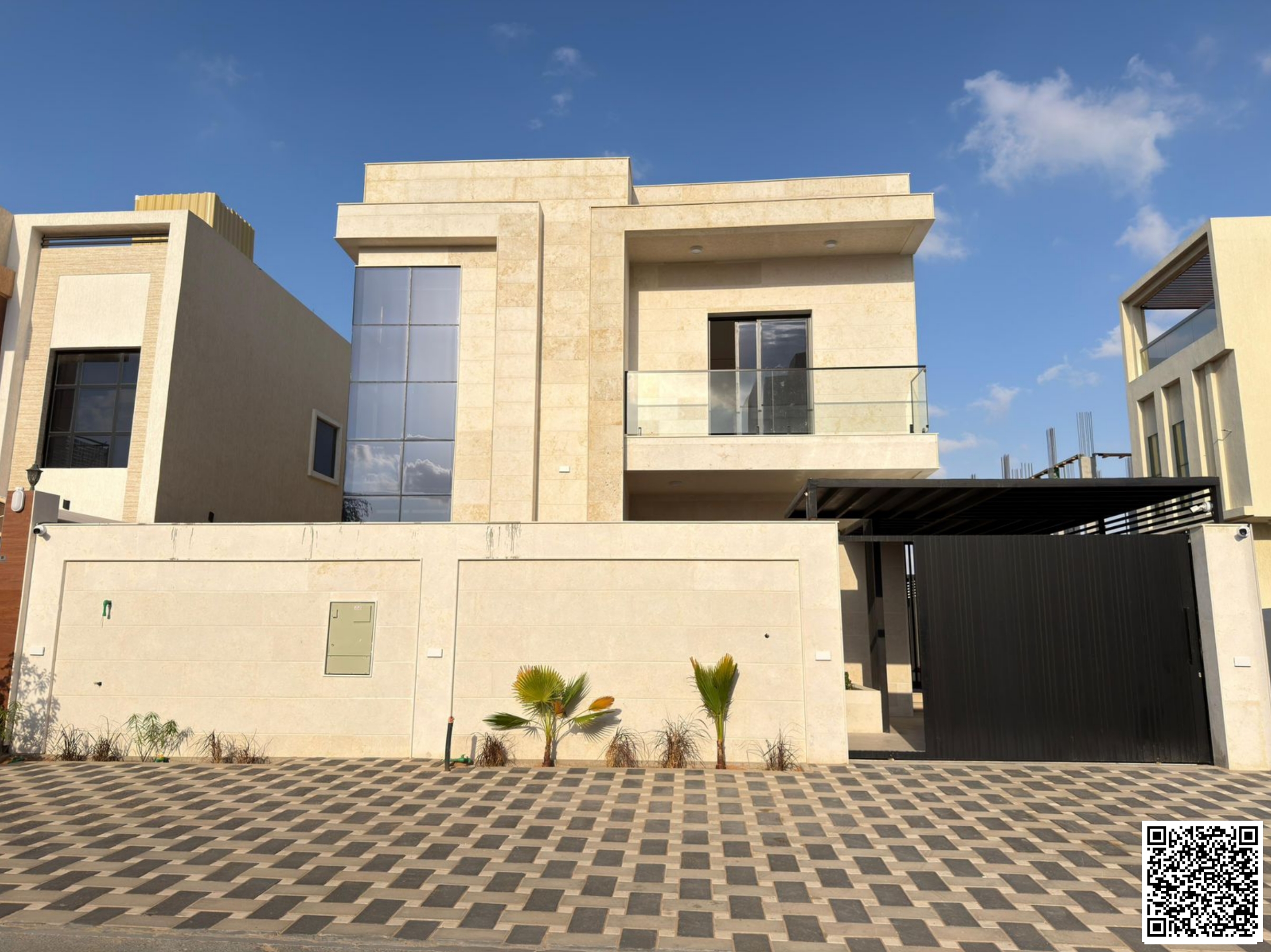 Villa for sale at a very attractive price, close to the mosque, freehold ownership for all nationalities.