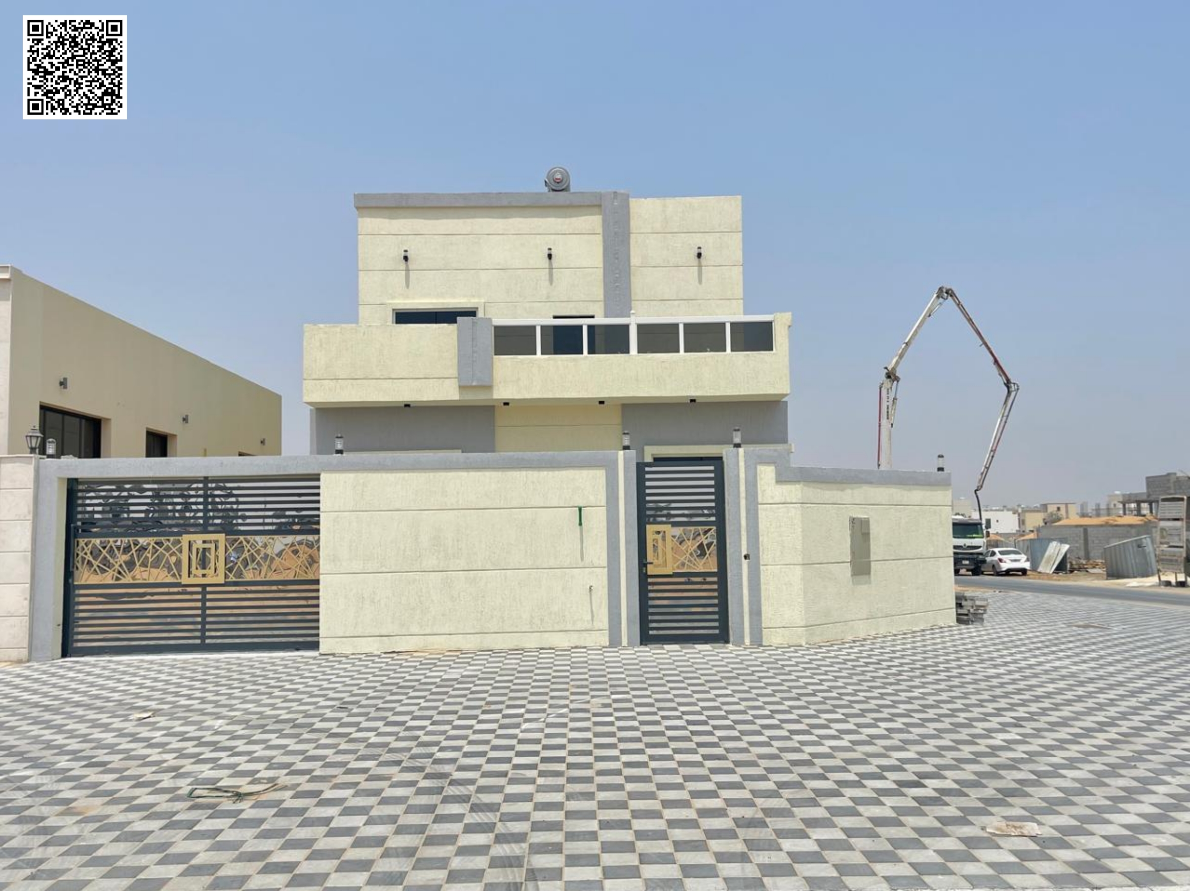 Villa for sale in Ajman at a bargain price, including fees. Excellent location, freehold ownership for all nationalities for life, with the possibilit