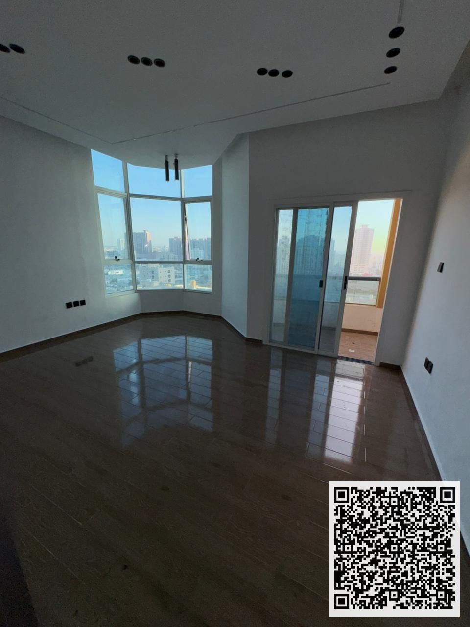 A prime location within the Al Khor Towers, a spacious apartment equipped to meet the needs of families.