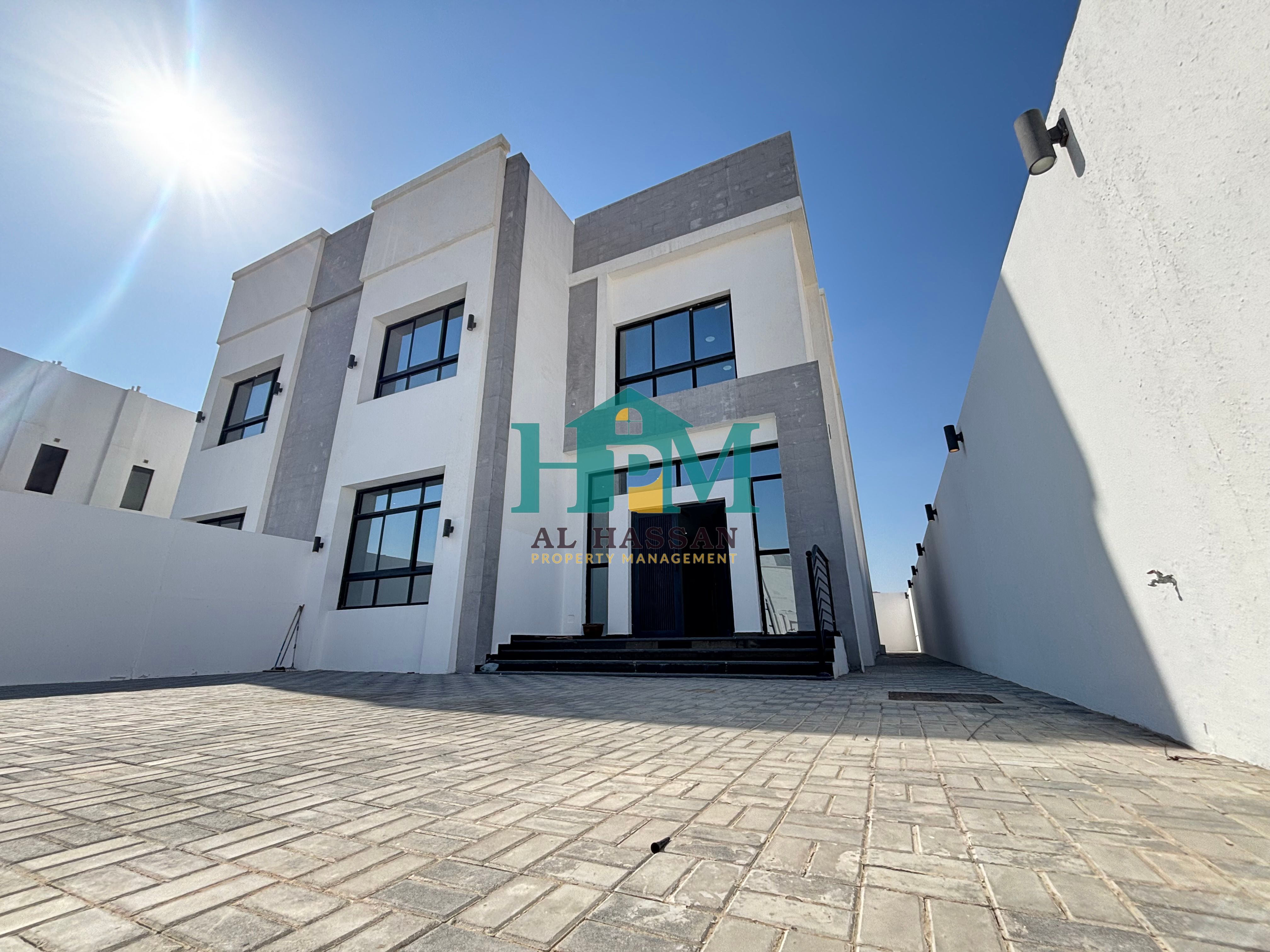 Excellent Finishing | 5BR+ Maid room | Majlis | Hall | Near Makani Mall
