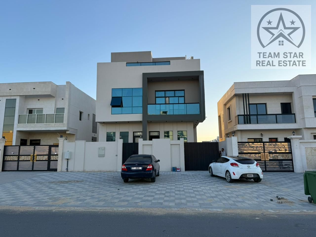 Luxury Villa for Rent in Al Zahia – 8 Bedrooms – Second Tenant