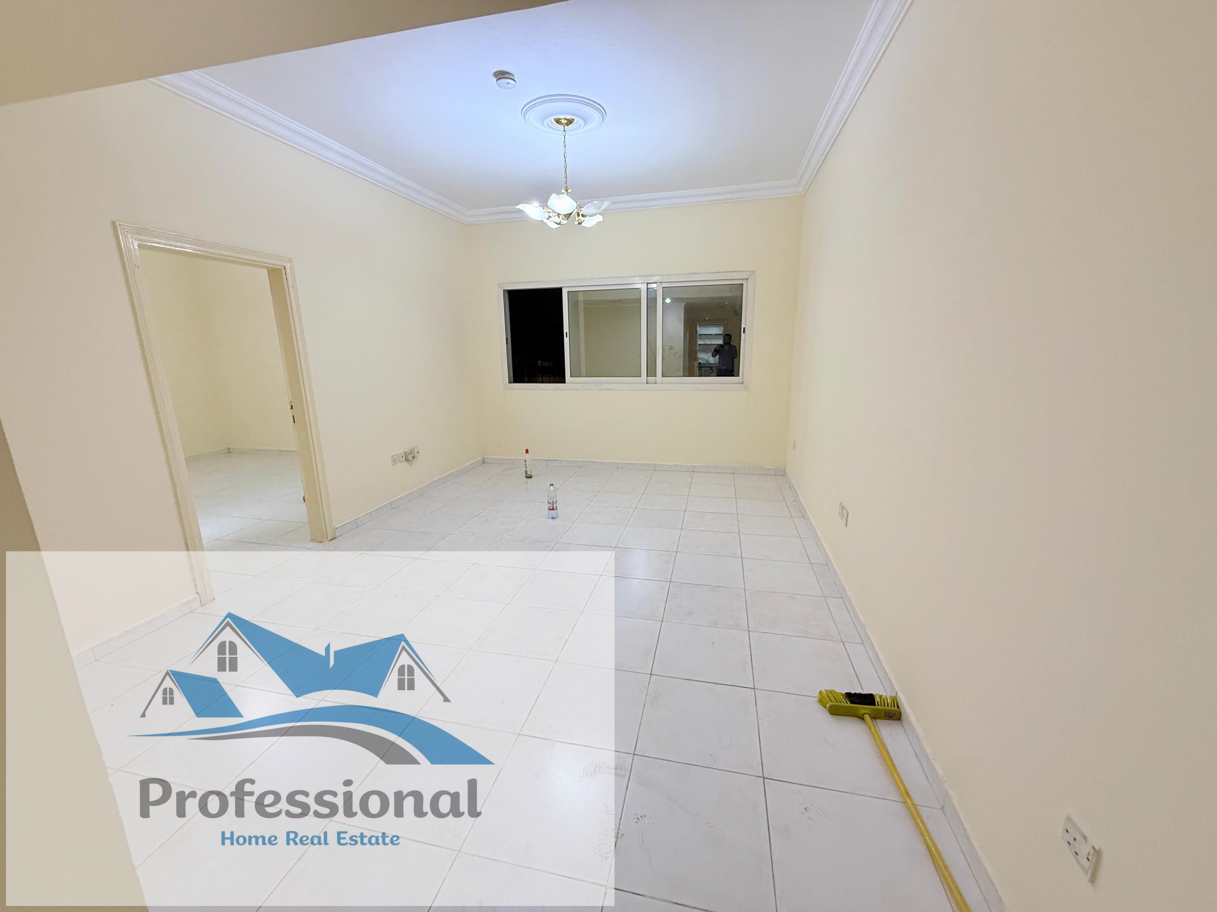 RAMZAN OFFER// HUGE 3BHK ONLY 37K WITH 6CHQ+ BIG WADROBE +NICE LOCATION CLOSE TO FAMILY PARK