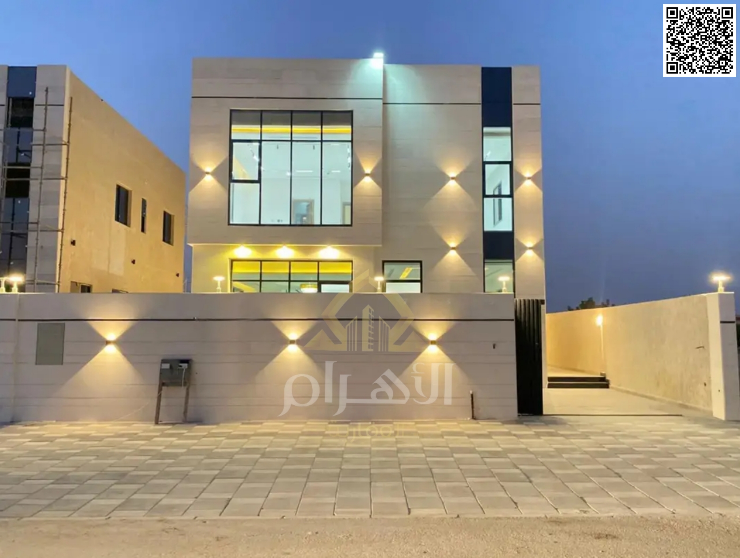 A villa with a price that includes registration and ownership fees, ready to move in, in the most prestigious areas of Ajman. Freehold ownership for a