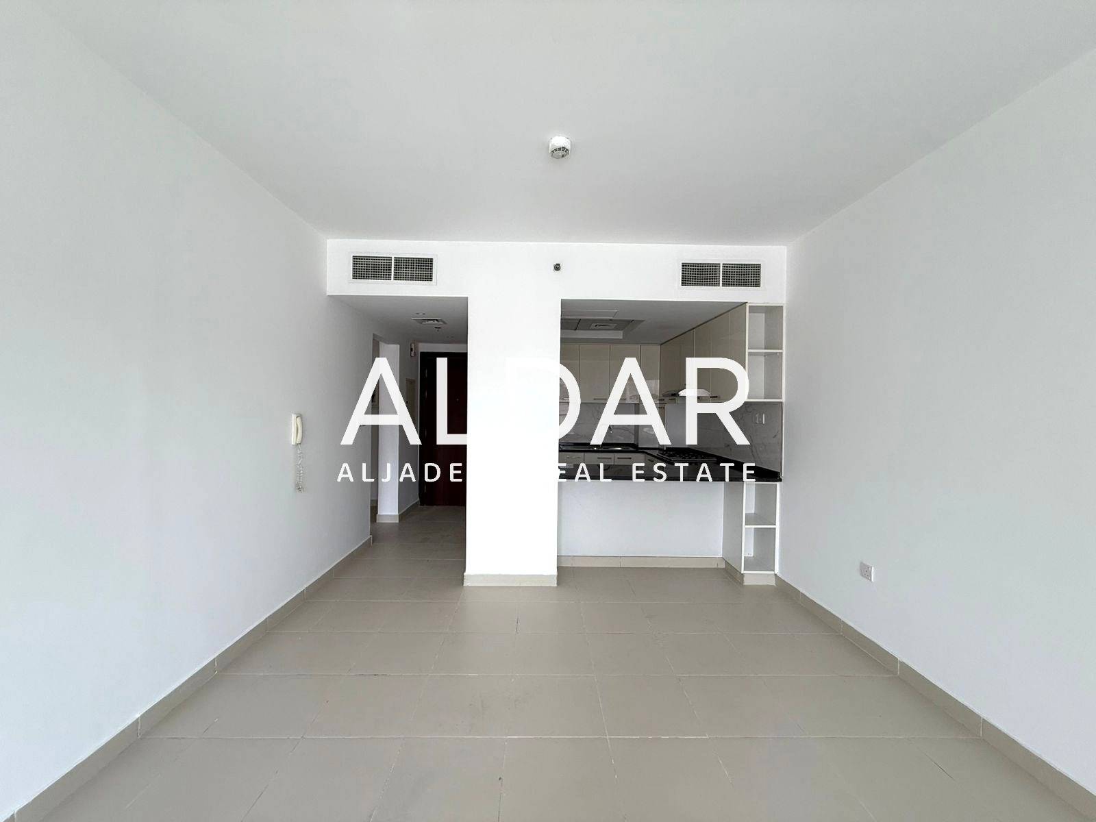 Big Layout |Near Exit |Chiller Free |Open Kitchen