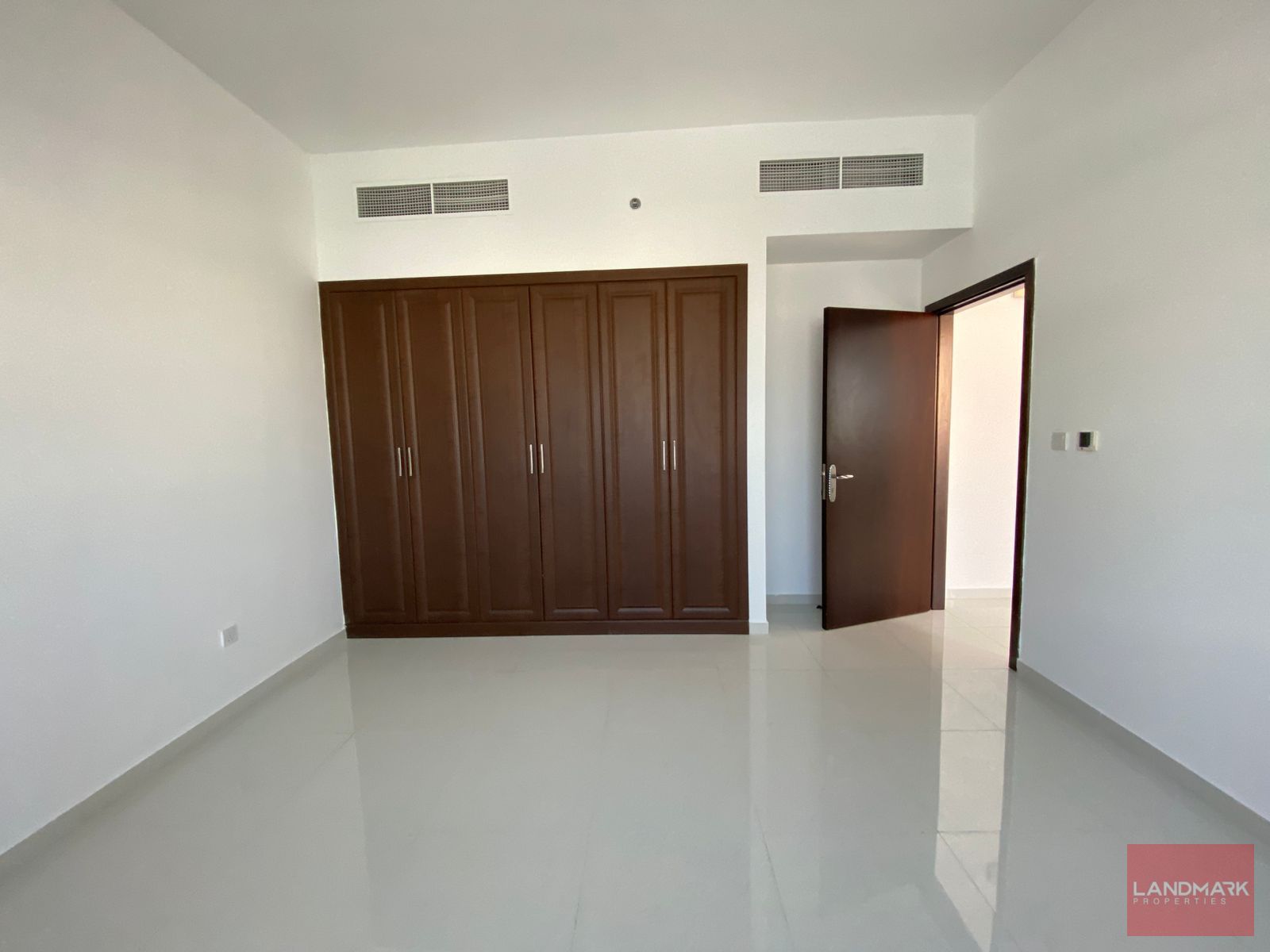 GREAT LOCATION | NEWLY VACANT | READY TO MOVE-IN