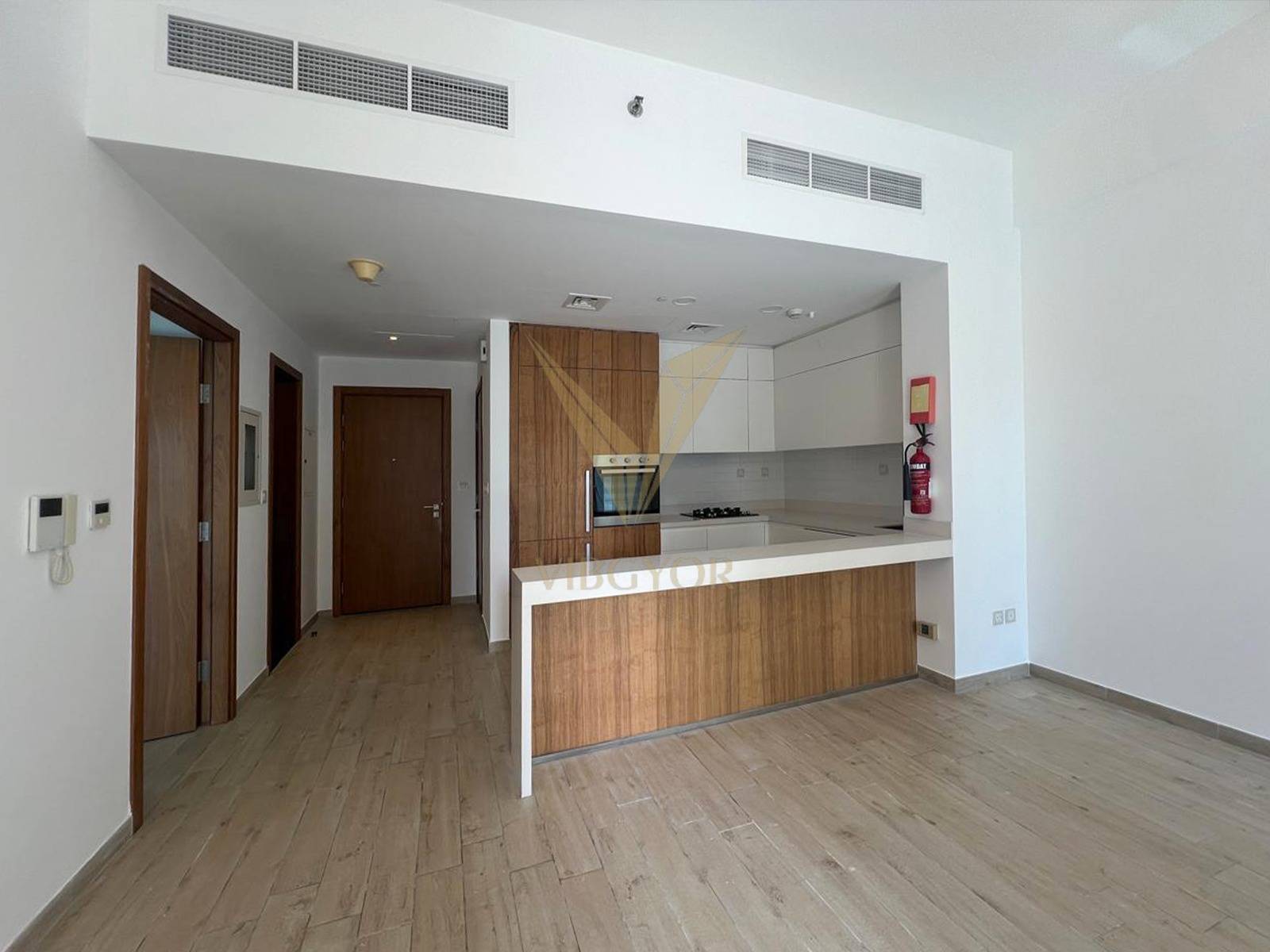 Spacious 1BR | Boulevard View | Fully Equipped Kitchen
