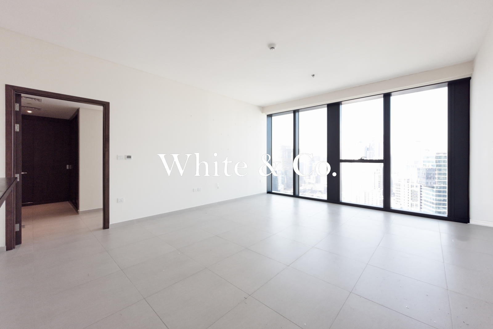 Spacious 1 bed | Unfurnished | Available