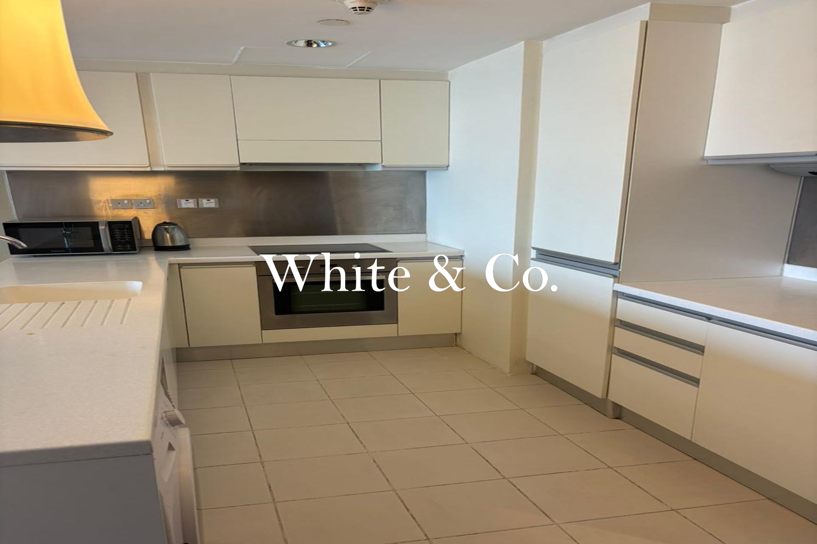 BILLS IN | SERVICED APARTMENT | VIDEO TOUR