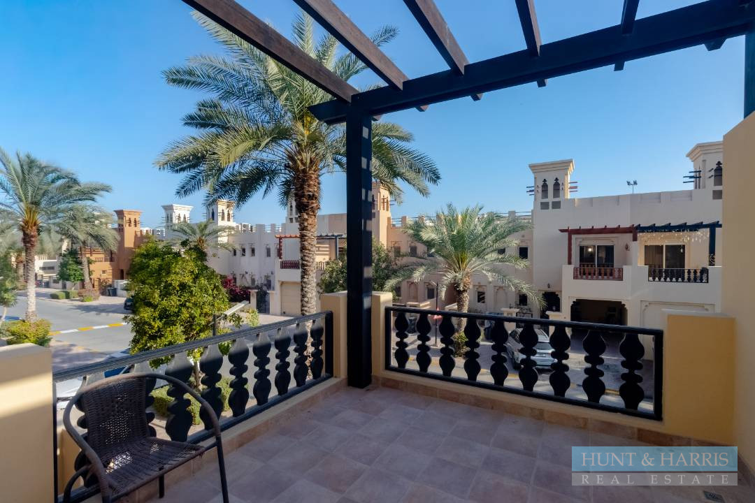 4 Bedroom Townhouse for Sale | Partially Renovated | Al Hamra Village