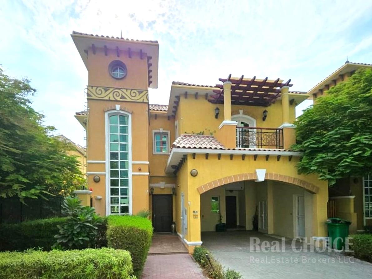 Vacant soon | Corner Unit | Maid | Specious