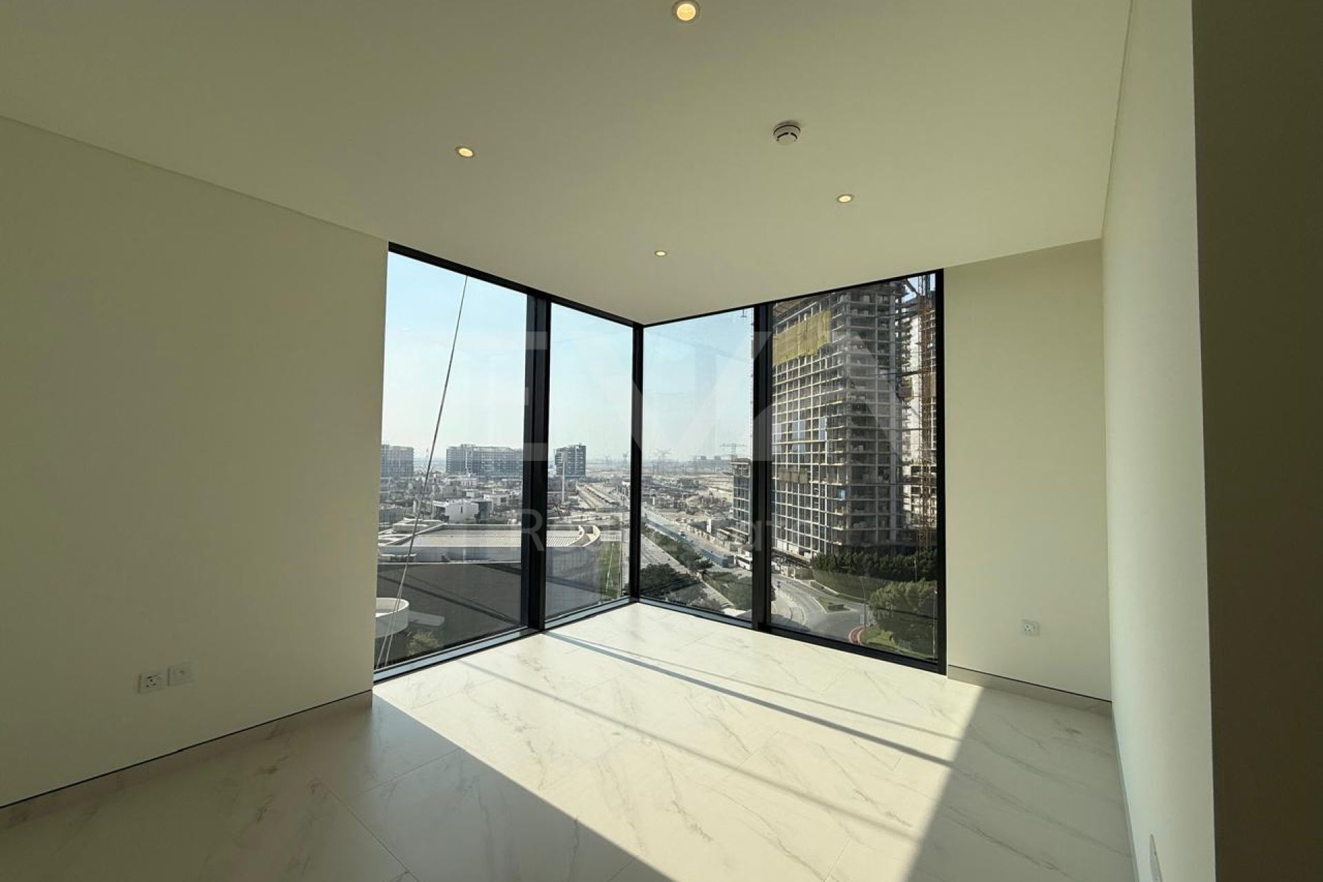 Mid Floor| 08 Series | Large Layout