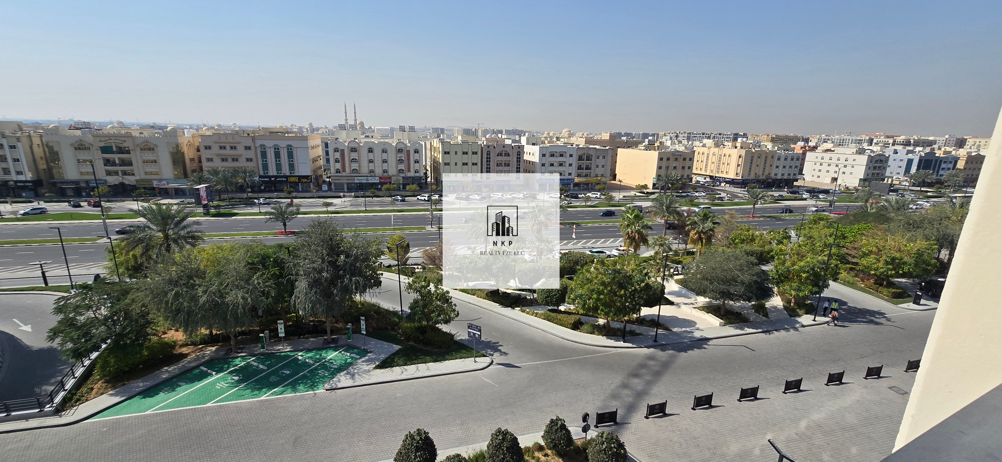 Spacious luxurious huge size 1bhk apartment with 2 washrooms with double balcony Kitchen appliances
